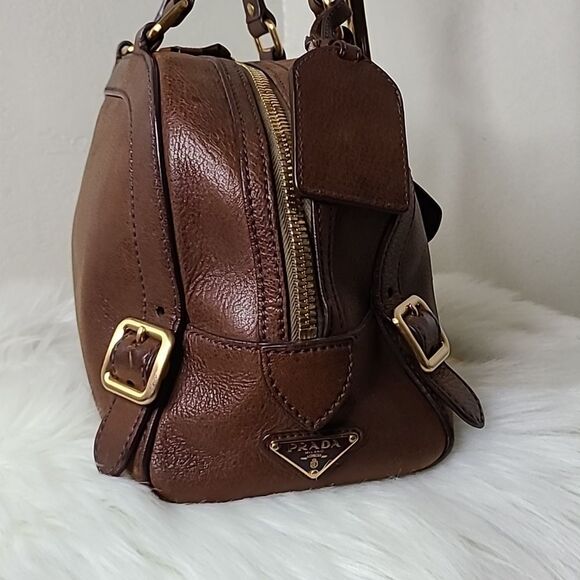 💯 Authentic Prada Handbag 🍀 - Picture 4 of 14